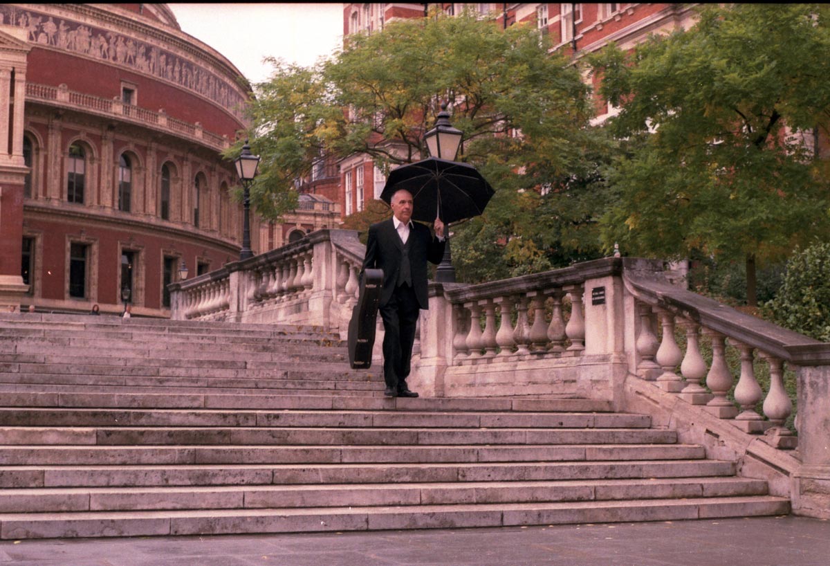 Carlos-Bonell-en-el-the-Royal-Albert-Hall-(2010) Carlos Bonell en el the Royal Albert Hall (2010)