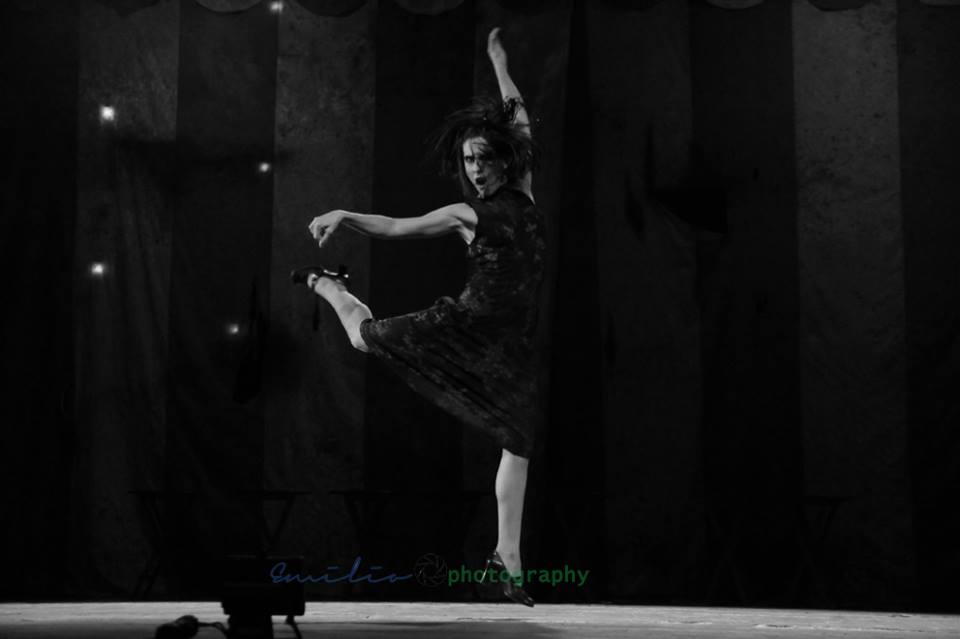 Pieza "El Mistral". Dirigida por MIguel Issa. Dramo. Fotografía: Emilio Ramón Méndez. Pieza "El Mistral". Dirigida por MIguel Issa. Dramo. Fotografía: Emilio Ramón Méndez.