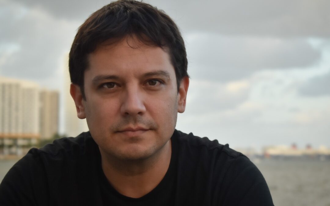 Pedro Medina León regresa con el Comanche, el inspector más icónico de Miami