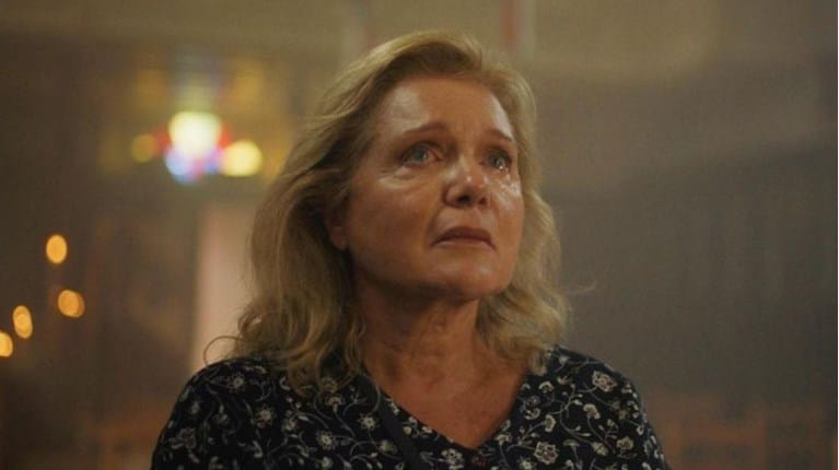 maria-meastro-in-blue-first-greek-tv-series-in-netflix-learn-more copia