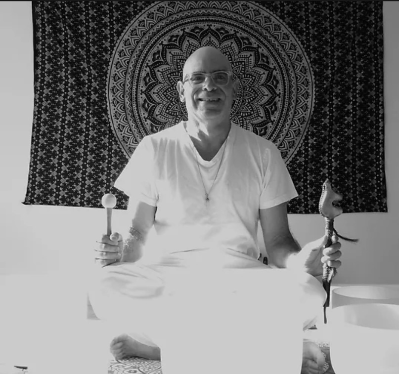 Yoga Carlos Brown copia
