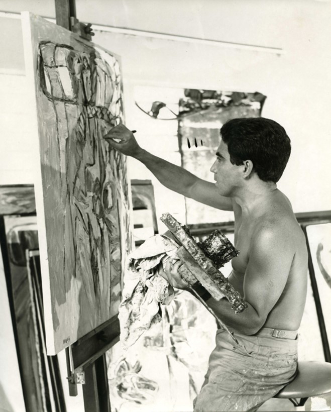 Oswaldo Vigas en su taller de Merida pintando Solariega 1967 copia