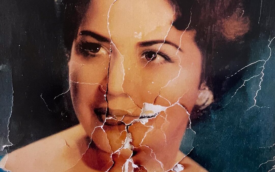 Oleñka Carrasco es una artista venezolana que ha conquistado Francia a través de su obra Patria que aborda temas de muerte y exilio
