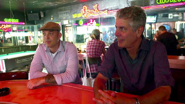 Mac’s Club Deuce Bourdain copia